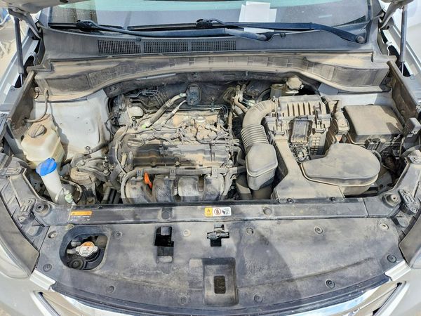 2013 HYUNDAI SANTA FE Sport AWD — Engine bay