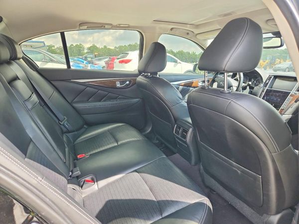 2015 INFINITI Q50