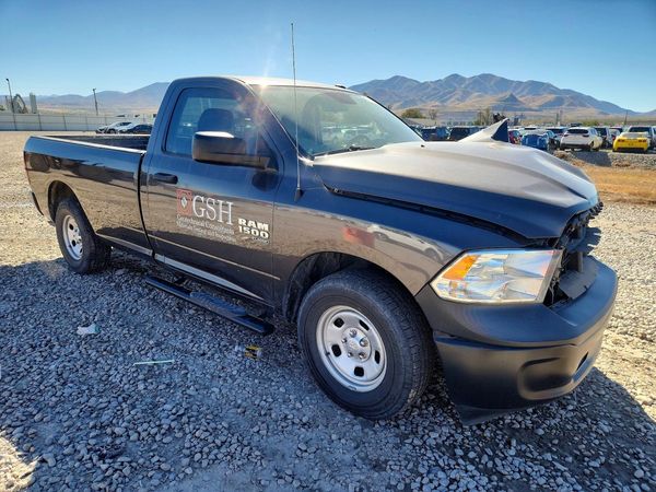 2023 RAM 1500 CLASSIC Tradesman — Passenger 3/4