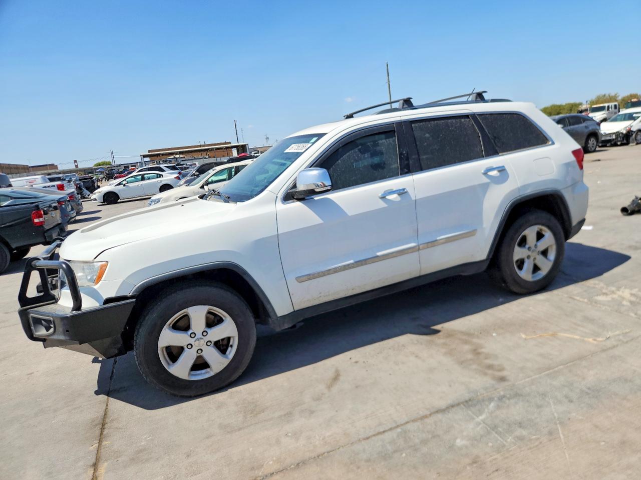 2013 JEEP GRAND CHER Overland — Front 3/4