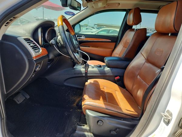 2013 JEEP GRAND CHER Overland — DENT