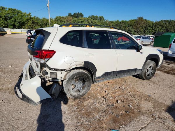 2023 SUBARU FORESTER
