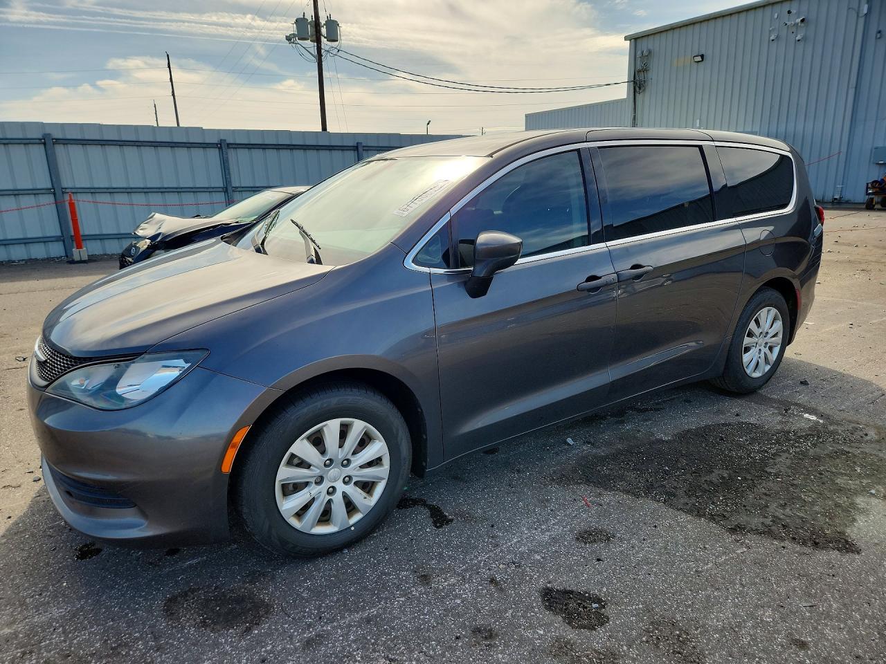 2018 CHRYSLER PACIFICA L — Front 3/4