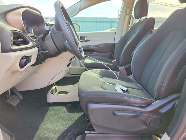 2018 CHRYSLER PACIFICA L — DENT