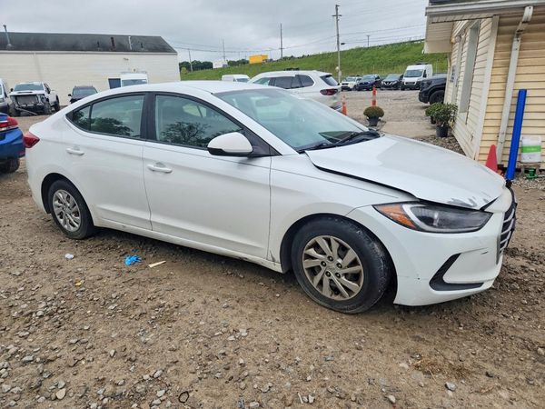 2018 HYUNDAI ELANTRA SE — Passenger 3/4