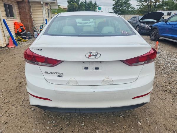 2018 HYUNDAI ELANTRA SE — DIRR