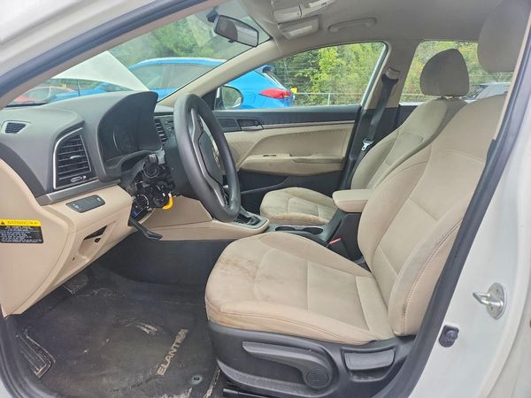 2018 HYUNDAI ELANTRA SE — DENT