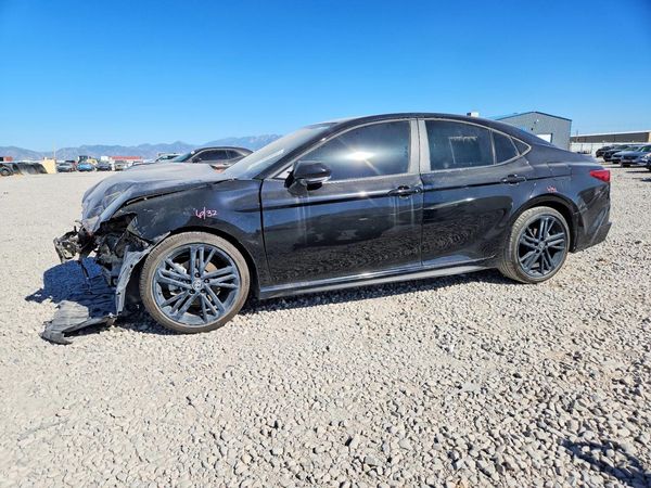 2026 TOYOTA CAMRY — Front 3/4