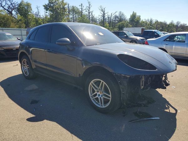 2017 PORSCHE MACAN — Passenger 3/4