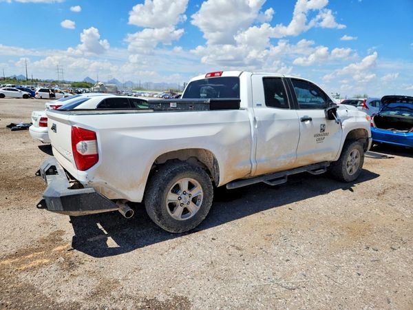 2016 TOYOTA TUNDRA