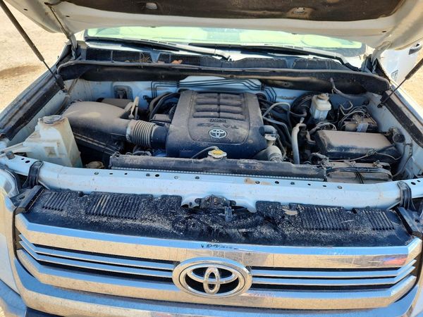 2016 TOYOTA TUNDRA