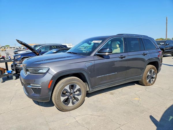 2024 JEEP CHEROKEE Limited 4XE — Front 3/4