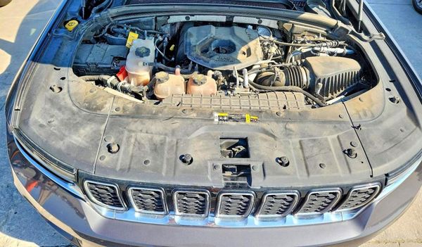 2024 JEEP CHEROKEE Limited 4XE — Engine bay