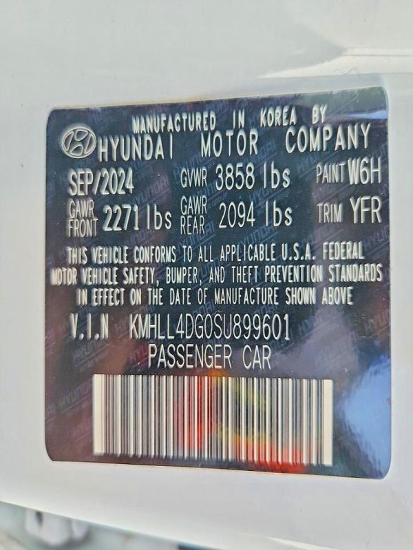 2025 HYUNDAI ELANTRA SE