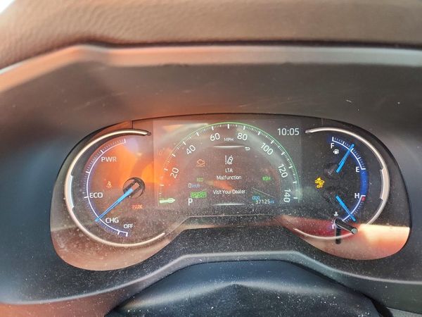 2025 TOYOTA RAV4 XLE
