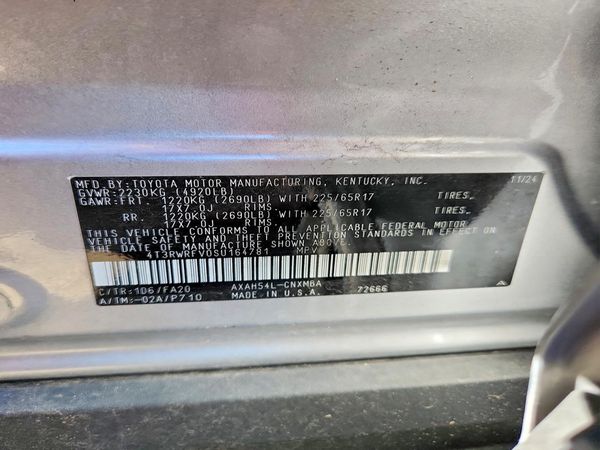 2025 TOYOTA RAV4 XLE