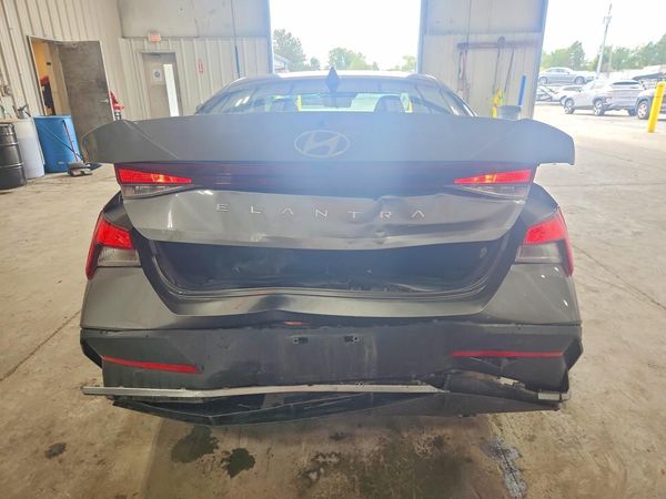 2024 HYUNDAI ELANTRA