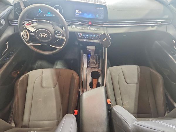 2024 HYUNDAI ELANTRA