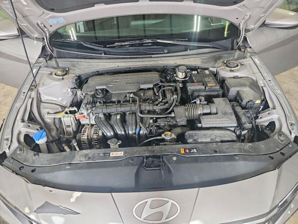2024 HYUNDAI ELANTRA