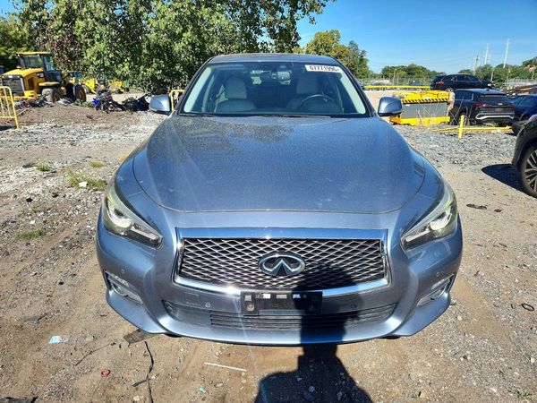 2015 INFINITI Q50