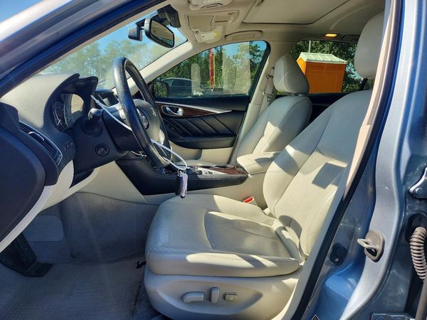 2015 INFINITI Q50
