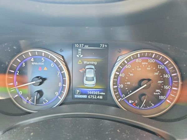 2015 INFINITI Q50
