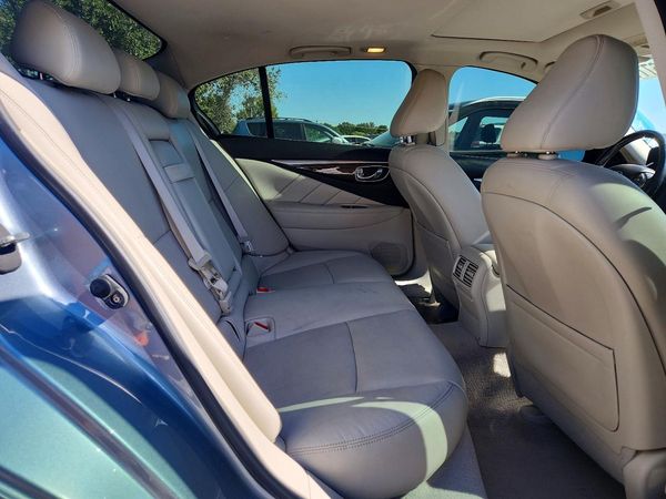 2015 INFINITI Q50