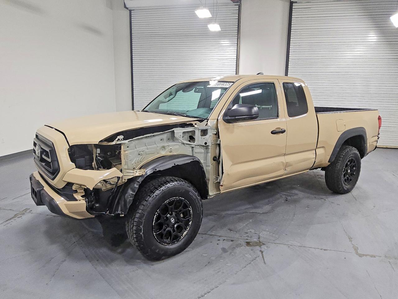 2020 TOYOTA TACOMA SR5 — Front 3/4