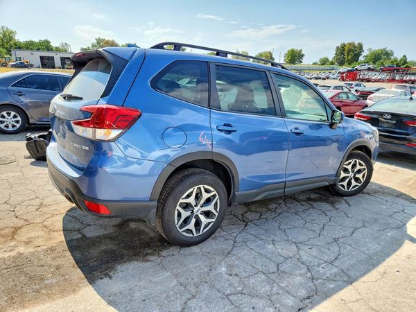 2023 SUBARU FORESTER