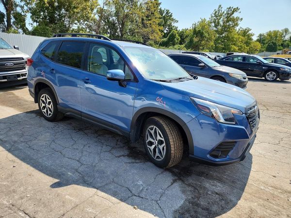 2023 SUBARU FORESTER