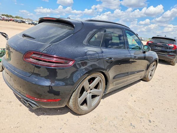 2017 PORSCHE MACAN