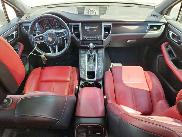 2017 PORSCHE MACAN