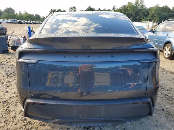 2026 TESLA MODEL Y