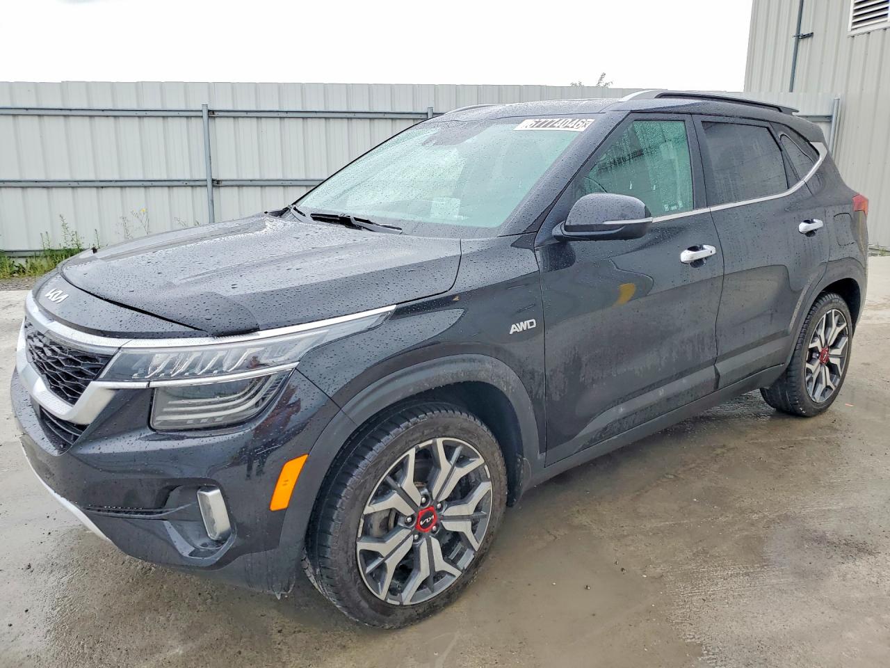 2022 KIA SELTOS SX, SX Sunroof Pkg — Front 3/4