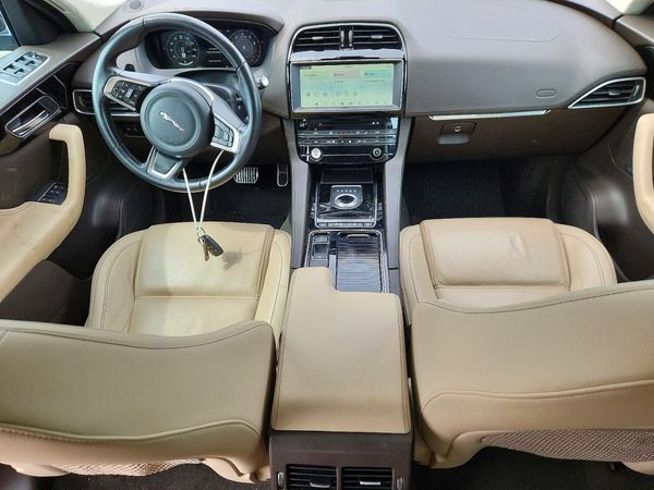 2019 JAGUAR F-PACE Prestige