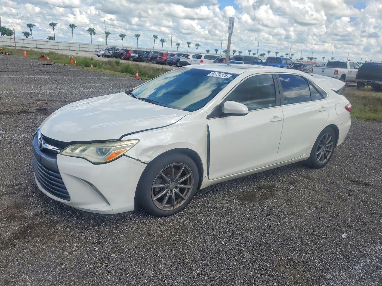 2016 TOYOTA CAMRY