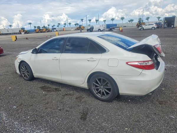 2016 TOYOTA CAMRY