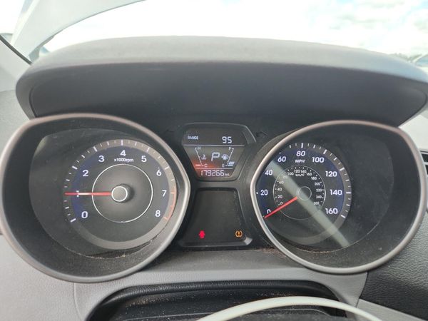2016 HYUNDAI ELANTRA