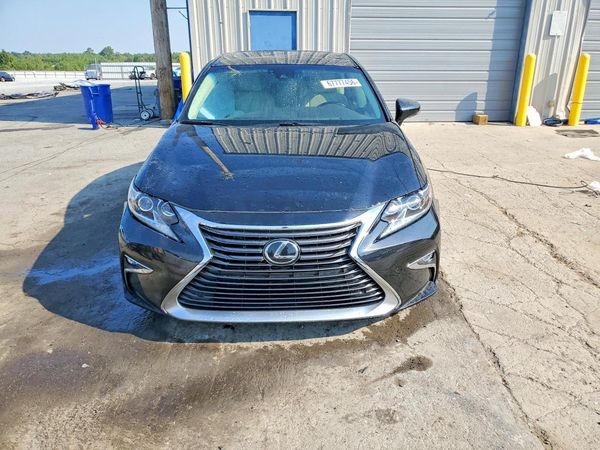 2016 LEXUS ES