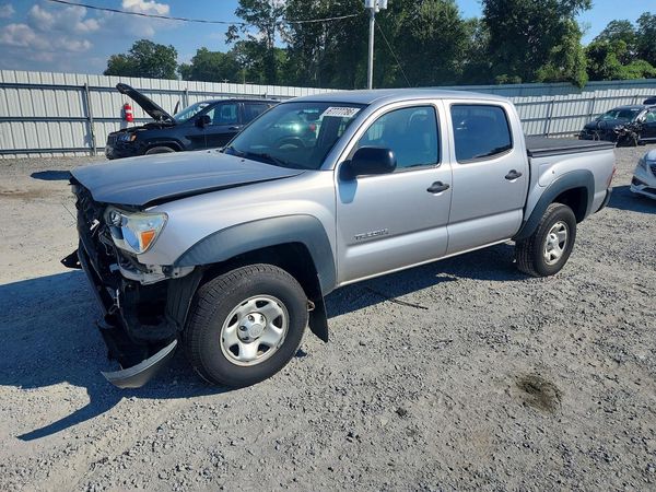 2015 TOYOTA TACOMA Delux Grade