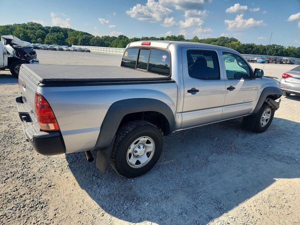 2015 TOYOTA TACOMA Delux Grade