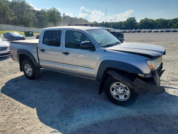 2015 TOYOTA TACOMA Delux Grade