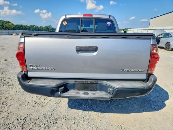 2015 TOYOTA TACOMA Delux Grade