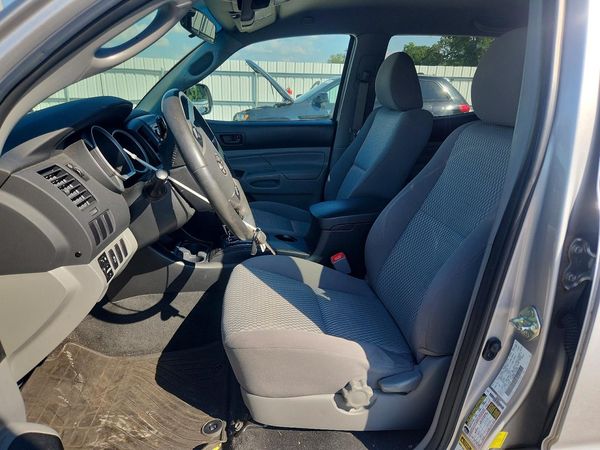 2015 TOYOTA TACOMA Delux Grade