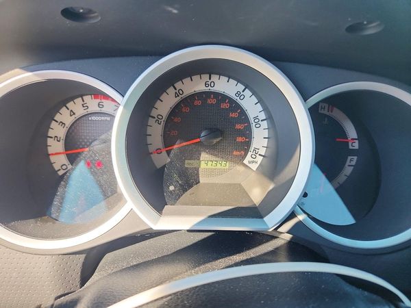 2015 TOYOTA TACOMA Delux Grade