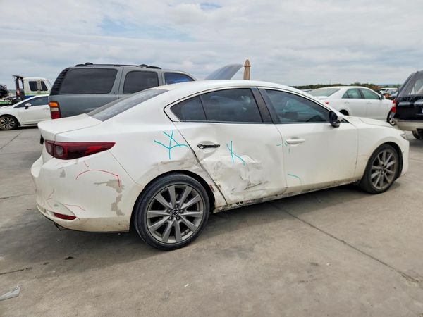 2022 MAZDA 3 Select Package