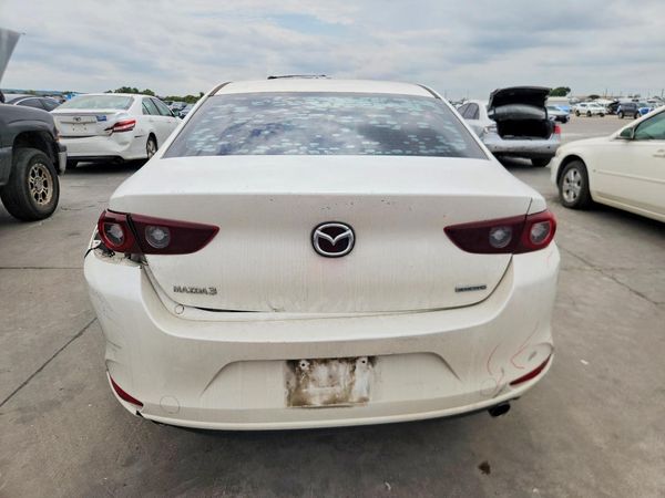 2022 MAZDA 3 Select Package