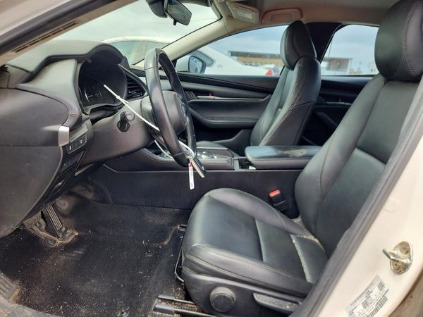 2022 MAZDA 3 Select Package