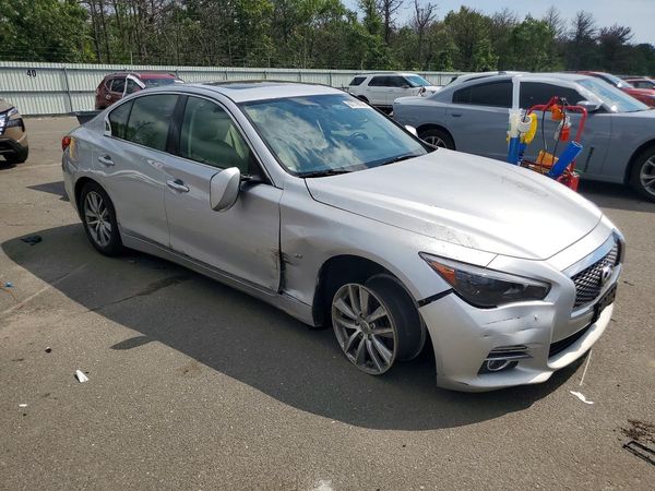 2015 INFINITI Q50