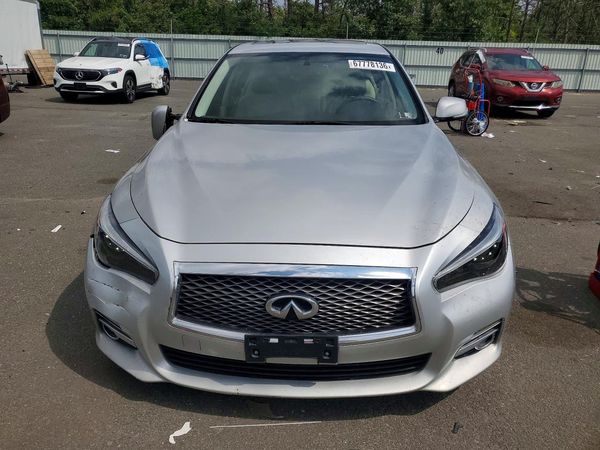 2015 INFINITI Q50